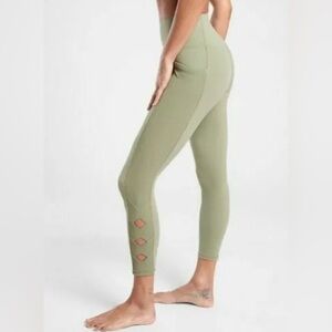 ATHLETA Legging Salutation Stash Pocket II Cutout 7/8 Eucalyptus Green Women’s M